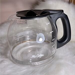 Mr. Coffee 12 cup pot w/filters